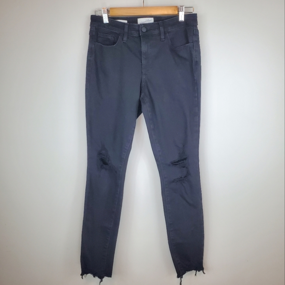 Universal Thread Size 4R Black Distressed Mid Rise Skinny Jeans